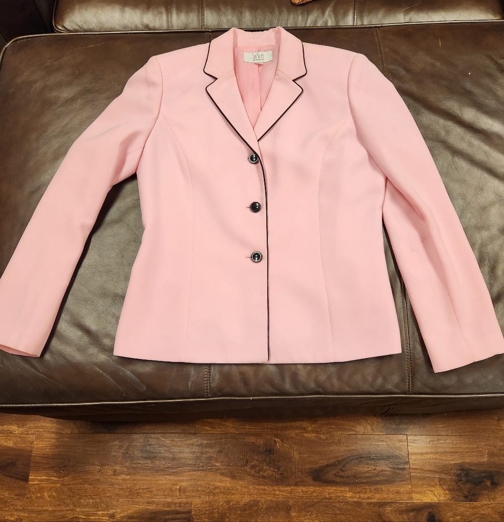 Le Suit Soft Pink Blazer with Black Piping